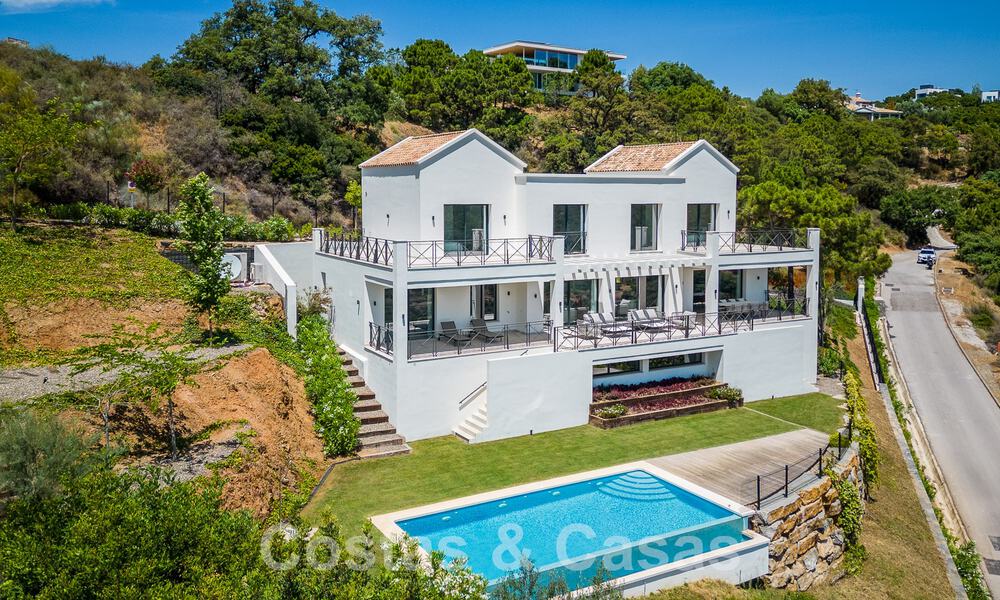 Villa de luxe indépendante de style andalou à vendre dans un environnement naturel à Marbella - Benahavis 55230