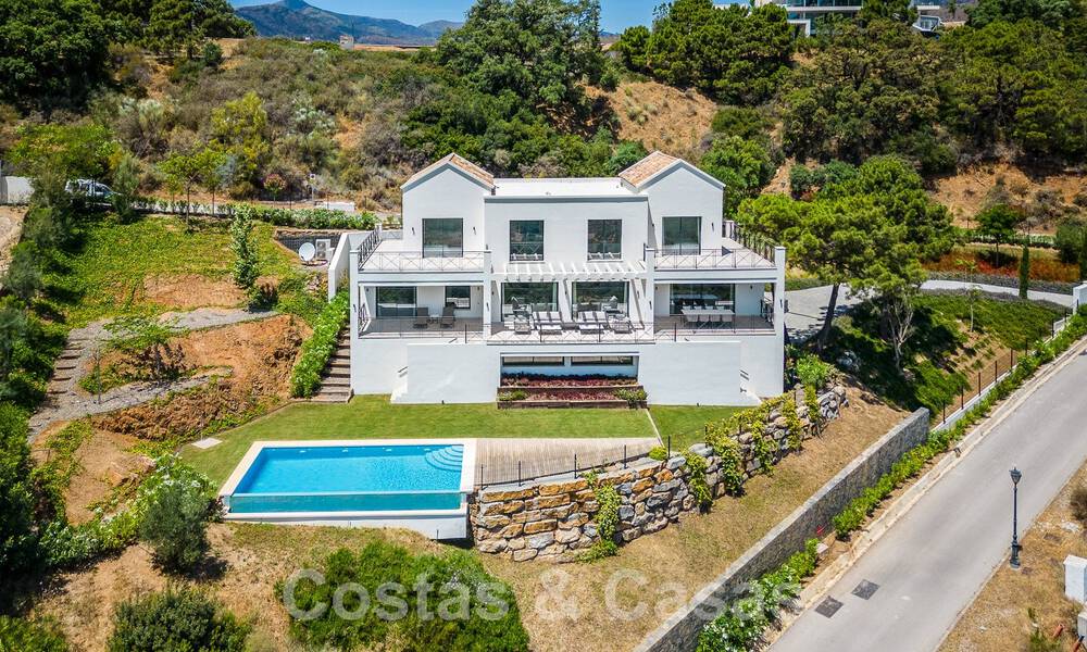Villa de luxe indépendante de style andalou à vendre dans un environnement naturel à Marbella - Benahavis 55231