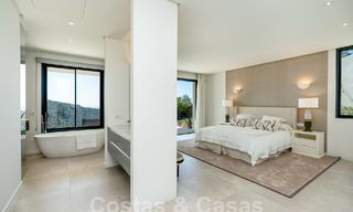 Villa de luxe indépendante de style andalou à vendre dans un environnement naturel à Marbella - Benahavis 55233 