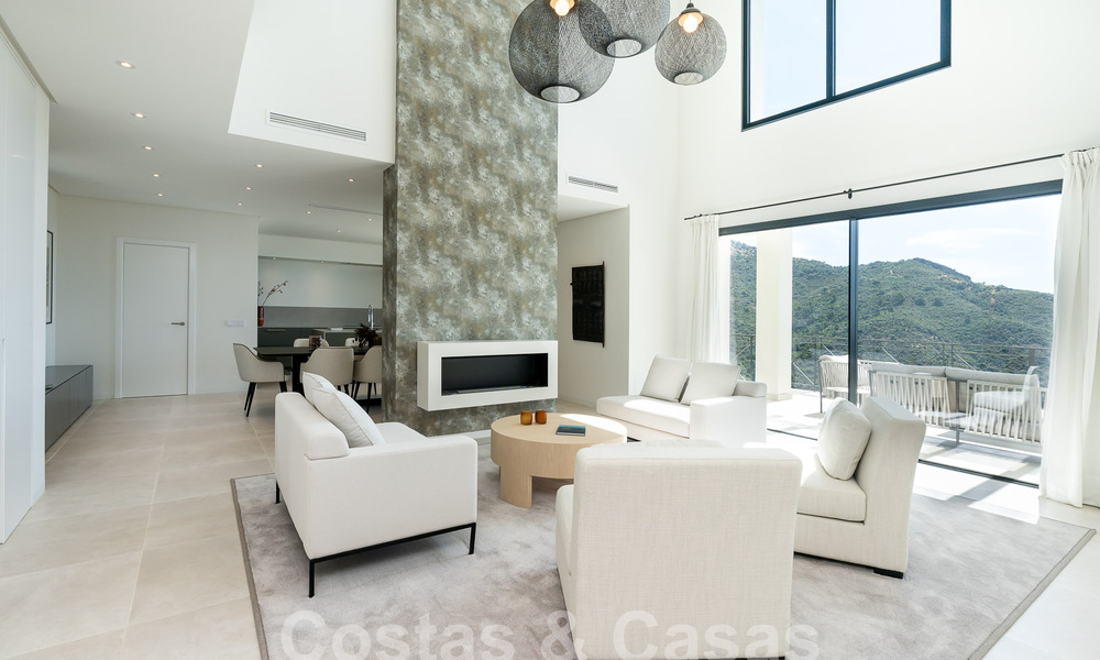 Villa de luxe indépendante de style andalou à vendre dans un environnement naturel à Marbella - Benahavis 55238