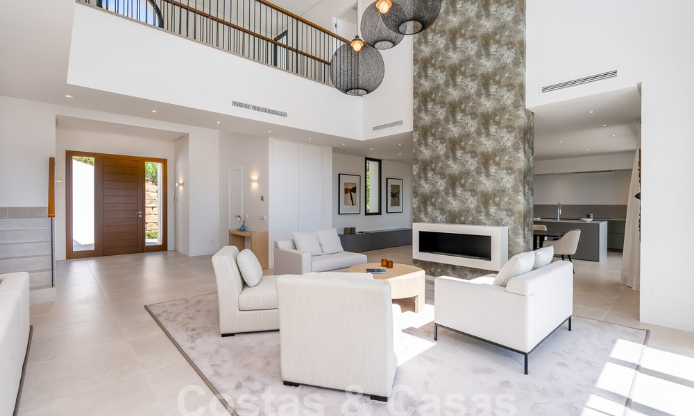 Villa de luxe indépendante de style andalou à vendre dans un environnement naturel à Marbella - Benahavis 55244