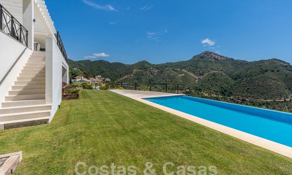 Villa de luxe indépendante de style andalou à vendre dans un environnement naturel à Marbella - Benahavis 55276