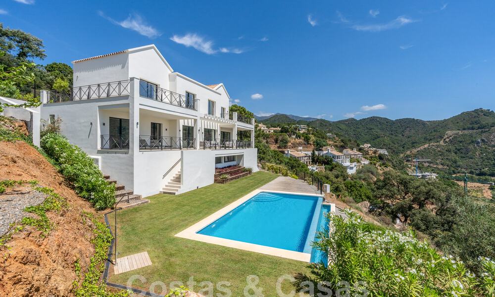 Villa de luxe indépendante de style andalou à vendre dans un environnement naturel à Marbella - Benahavis 55278