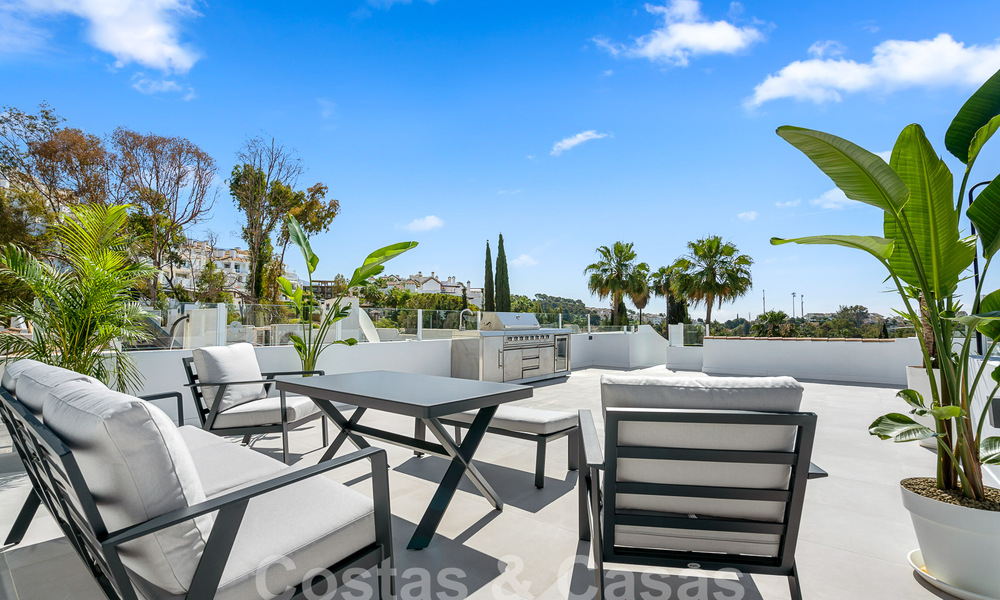Penthouse moderne rénové à vendre dans la vallée du golf de Nueva Andalucia, Marbella 56702