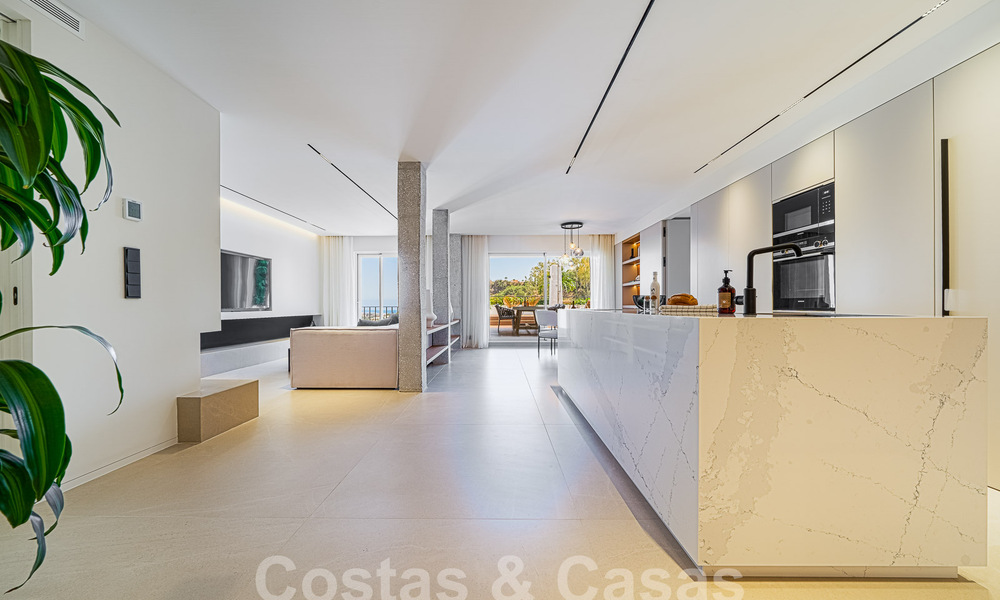 Appartement de luxe à vendre, prêt à être emménagé, avec terrasse et vue sur la mer à Marbella - Benahavis 57300