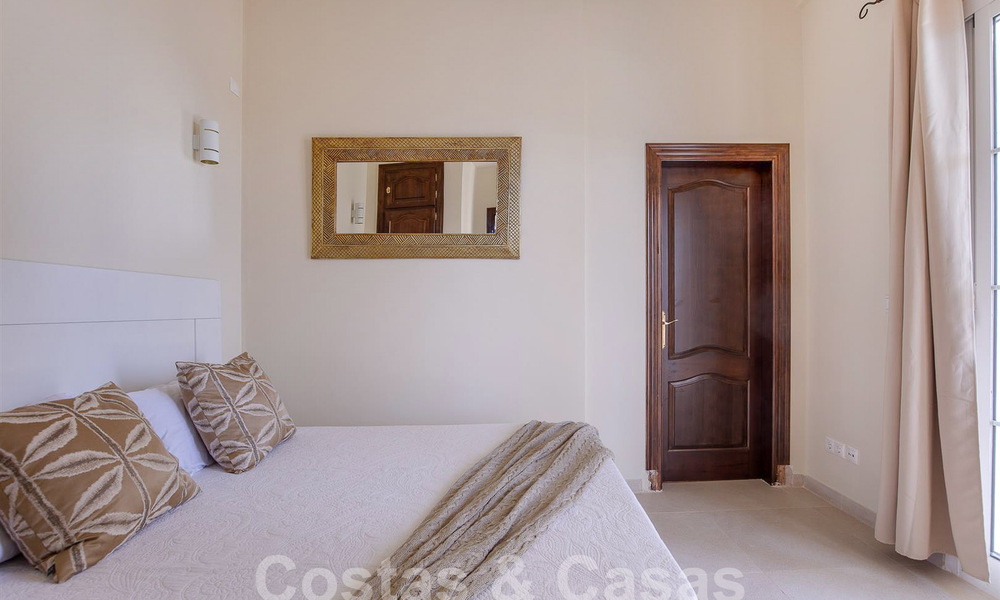 Villa de luxe espagnole à vendre avec vue panoramique sur la mer dans une communauté fermée sur les collines de Marbella 57327