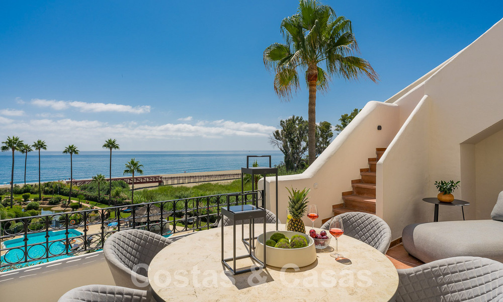 Penthouse de luxe à vendre dans un complexe fermé en front de mer avec une vue magnifique sur la mer sur le nouveau Golden Mile entre Marbella et Estepona 56965