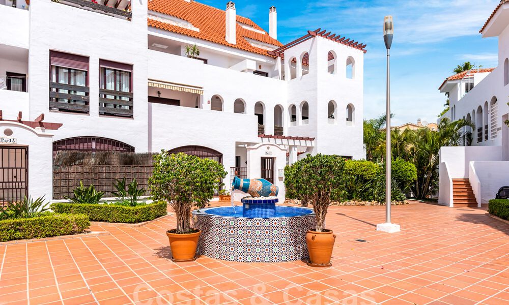 Penthouse contemporain rénové à vendre à distance de marche de toutes les commodités et de Puerto Banus à Nueva Andalucia, Marbella 57422
