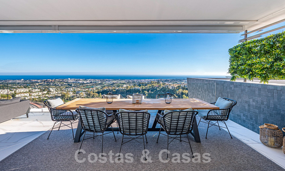 Appartement de charme à vendre avec vue panoramique sur la mer, dans un complexe fermé sur les colline s de Marbella - Benahavis 57741