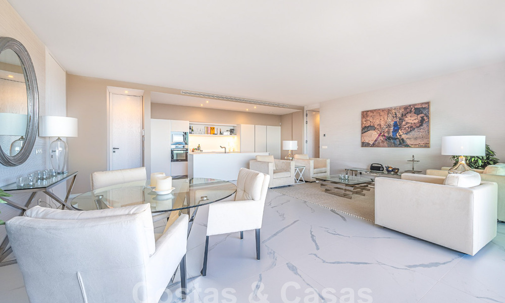 Appartement de charme à vendre avec vue panoramique sur la mer, dans un complexe fermé sur les colline s de Marbella - Benahavis 57750