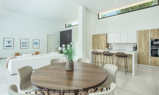 Villa contemporaine à vendre dans une urbanisation protégée sur le nouveau Golden Mile entre Marbella et Estepona 57846 