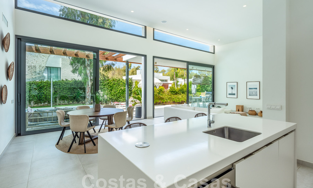 Villa contemporaine à vendre dans une urbanisation protégée sur le nouveau Golden Mile entre Marbella et Estepona 57849