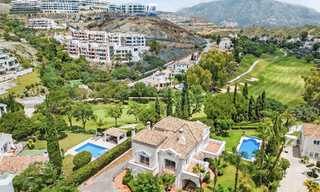 Villa de luxe de style espagnol classique à vendre dans le complexe golfique protégé de La Quinta, Marbella - Benahavis 58237 