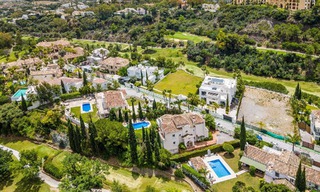 Villa de luxe de style espagnol classique à vendre dans le complexe golfique protégé de La Quinta, Marbella - Benahavis 58239 