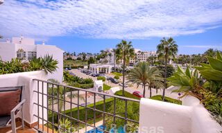Penthouse à vendre avec solarium et vue à 360°, à deux pas de la plage et du centre de Puerto Banus, Marbella 59054 