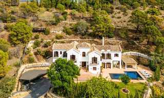 Villa méditerranéenne de luxe à vendre dans une communauté fermée à El Madroñal, Marbella - Benahavis 59502 
