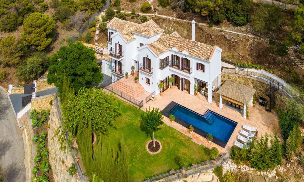 Villa méditerranéenne de luxe à vendre dans une communauté fermée à El Madroñal, Marbella - Benahavis 59503