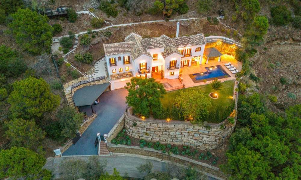 Villa méditerranéenne de luxe à vendre dans une communauté fermée à El Madroñal, Marbella - Benahavis 59504