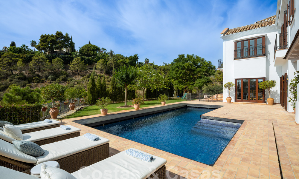 Villa méditerranéenne de luxe à vendre dans une communauté fermée à El Madroñal, Marbella - Benahavis 59521