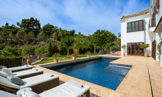 Villa méditerranéenne de luxe à vendre dans une communauté fermée à El Madroñal, Marbella - Benahavis 59521 