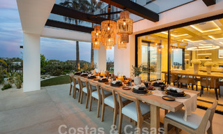 Villa andalouse moderne de luxe avec vue imprenable sur la mer à vendre dans le quartier fermé de La Quinta, Marbella - Benahavis 59560 
