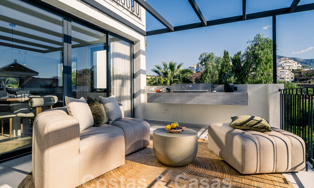 Villa de luxe rénovée de caractère avec vue sur la mer dans une communauté fermée à vendre à Nueva Andalucia, Marbella 60015
