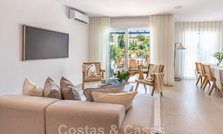 Penthouse contemporain rénové à vendre avec terrasse spacieuse et vue sur la mer dans le complexe de golf La Quinta, Benahavis - Marbella 60618 
