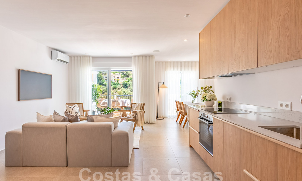 Penthouse contemporain rénové à vendre avec terrasse spacieuse et vue sur la mer dans le complexe de golf La Quinta, Benahavis - Marbella 60622