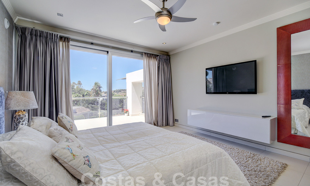 Villa de luxe moderne à vendre avec vue sur le golf à Nueva Andalucia, Marbella 60785