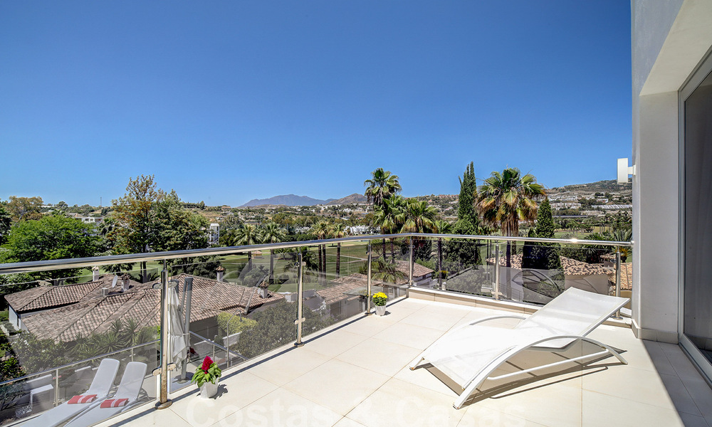 Villa de luxe moderne à vendre avec vue sur le golf à Nueva Andalucia, Marbella 60795