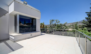 Villa de luxe moderne à vendre avec vue sur le golf à Nueva Andalucia, Marbella 60800 