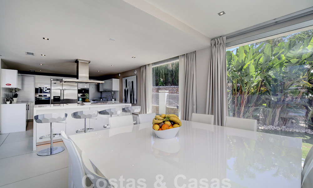Villa de luxe moderne à vendre avec vue sur le golf à Nueva Andalucia, Marbella 60803