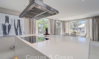 Villa de luxe moderne à vendre avec vue sur le golf à Nueva Andalucia, Marbella 60805 