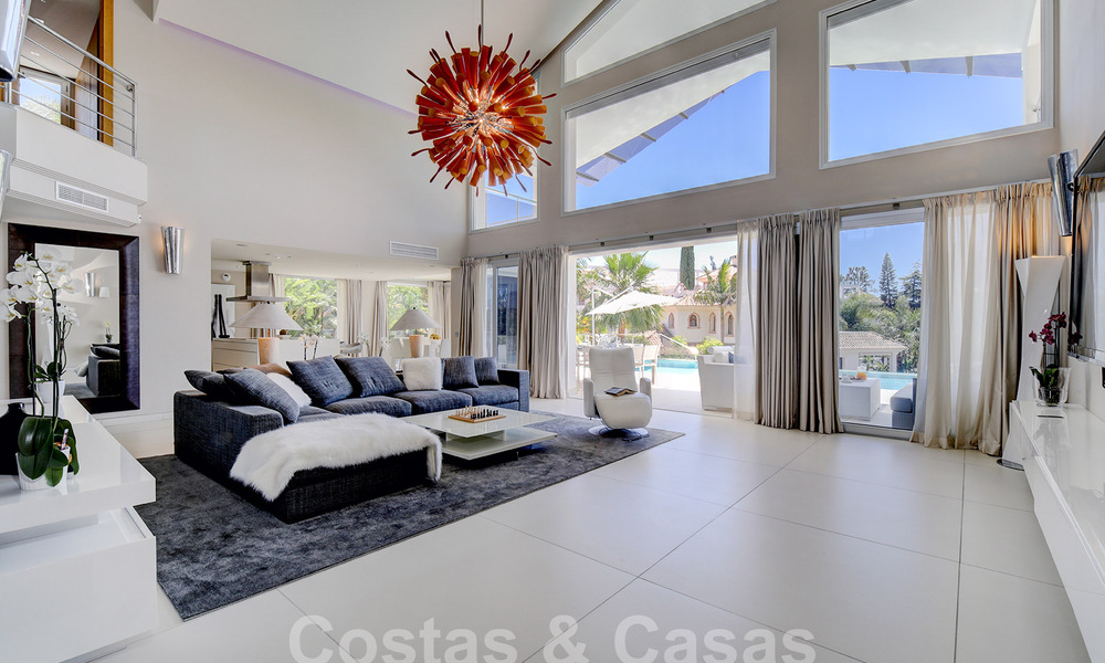 Villa de luxe moderne à vendre avec vue sur le golf à Nueva Andalucia, Marbella 60827