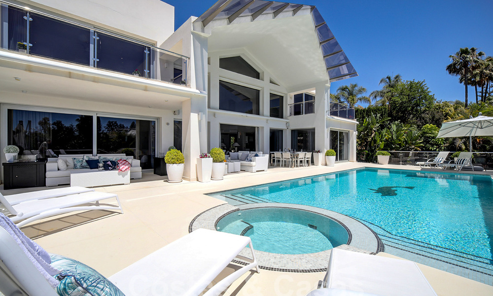 Villa de luxe moderne à vendre avec vue sur le golf à Nueva Andalucia, Marbella 60835