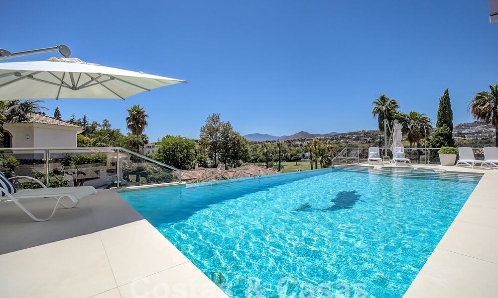 Villa de luxe moderne à vendre avec vue sur le golf à Nueva Andalucia, Marbella 60836