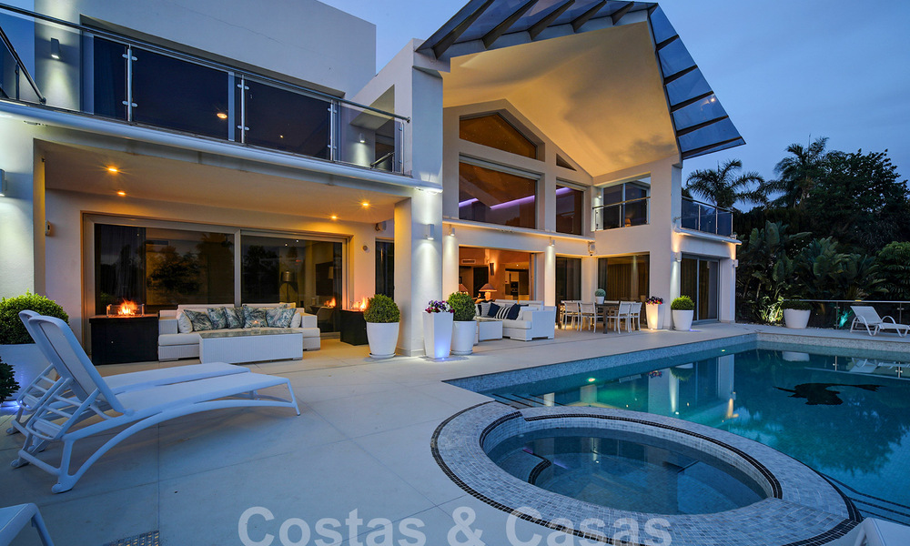 Villa de luxe moderne à vendre avec vue sur le golf à Nueva Andalucia, Marbella 60841