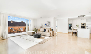 Penthouse de luxe à vendre avec vue sur la mer dans un complexe 5 étoiles à Nueva Andalucia, Marbella 60873 