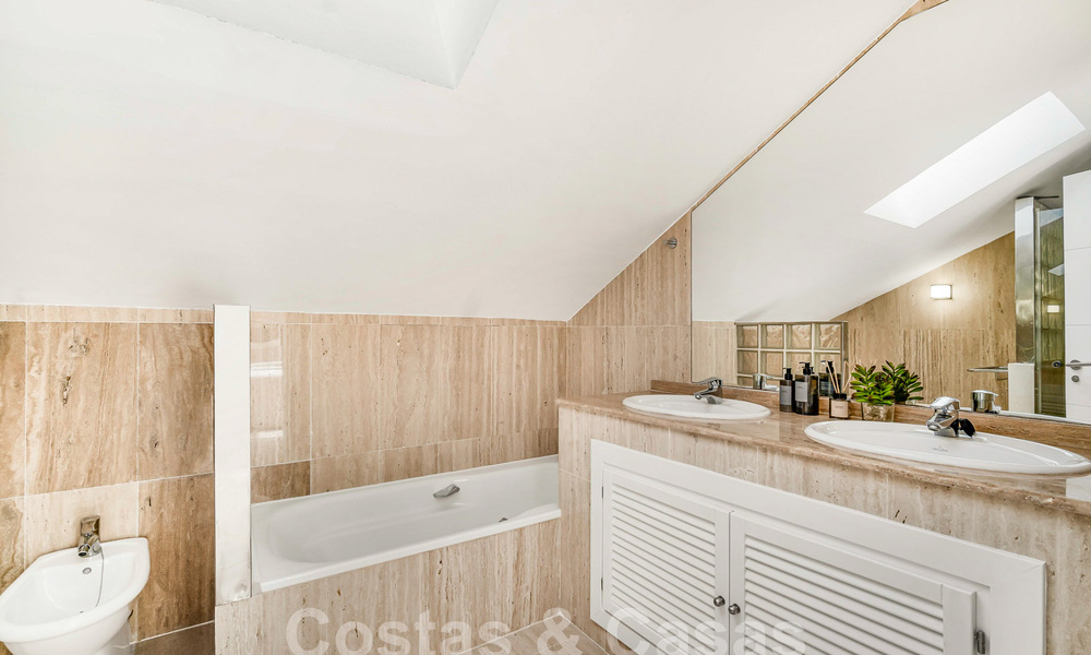 Penthouse de luxe à vendre avec vue sur la mer dans un complexe 5 étoiles à Nueva Andalucia, Marbella 60888