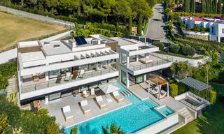 Villa de luxe sophistiquée, prête à être emménagée, à vendre dans la vallée du golf de Nueva Andalucia, Marbella 61314 