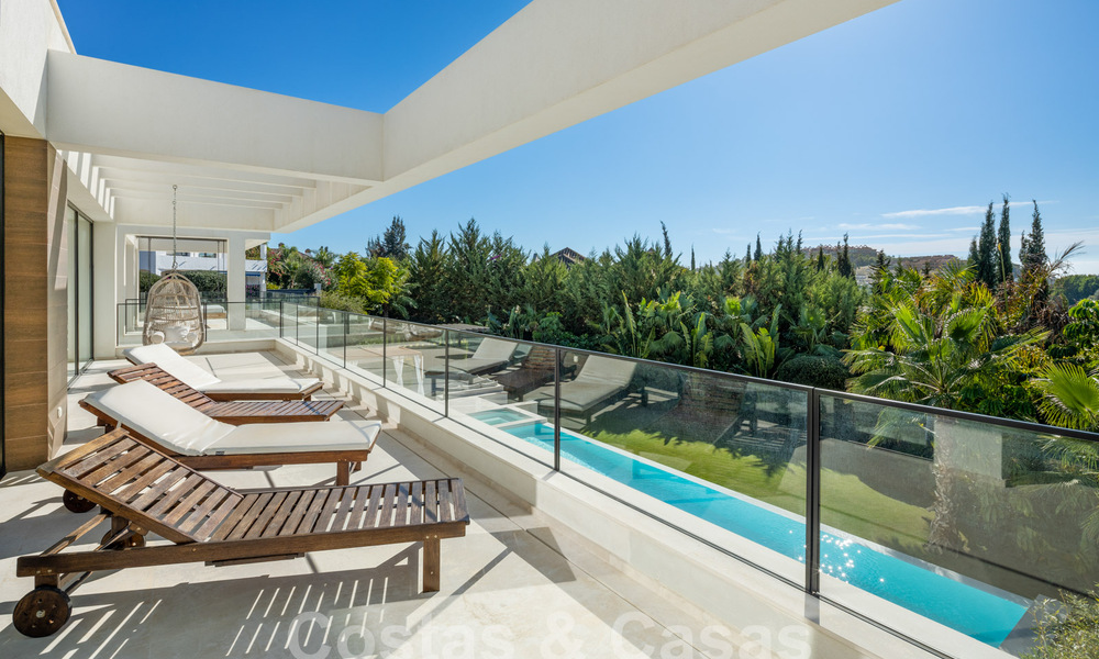 Villa de luxe sophistiquée, prête à être emménagée, à vendre dans la vallée du golf de Nueva Andalucia, Marbella 61326