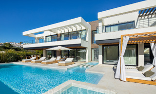 Villa de luxe sophistiquée, prête à être emménagée, à vendre dans la vallée du golf de Nueva Andalucia, Marbella 61332 