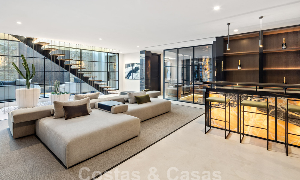 Villa de luxe sophistiquée, prête à être emménagée, à vendre dans la vallée du golf de Nueva Andalucia, Marbella 61334
