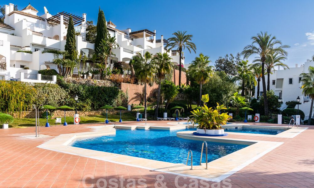 Maison de ville luxueusement rénovée à vendre dans un quartier résidentiel privilégié du Golden Mile de Marbella 61626