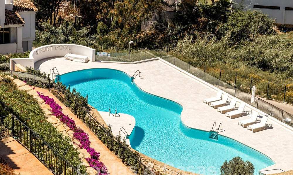 Penthouse de luxe sophistiqué et spacieux à vendre avec vue sur la mer dans un complexe de luxe à Nueva Andalucia, Marbella 61207