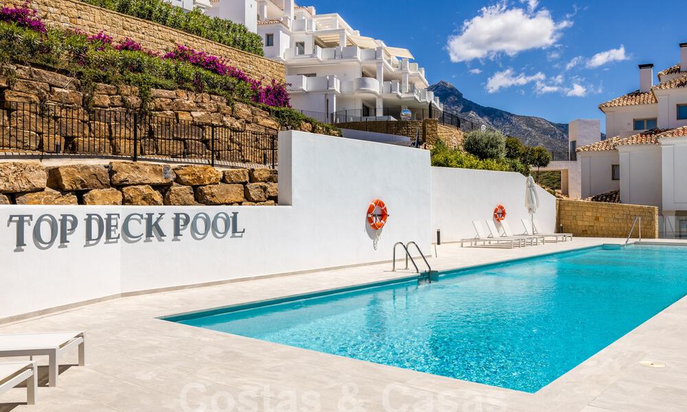 Penthouse de luxe sophistiqué et spacieux à vendre avec vue sur la mer dans un complexe de luxe à Nueva Andalucia, Marbella 61208
