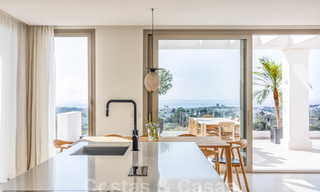Penthouse de luxe sophistiqué et spacieux à vendre avec vue sur la mer dans un complexe de luxe à Nueva Andalucia, Marbella 61217 