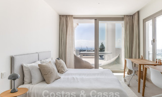 Penthouse de luxe sophistiqué et spacieux à vendre avec vue sur la mer dans un complexe de luxe à Nueva Andalucia, Marbella 61229 