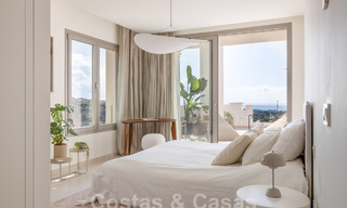 Penthouse de luxe sophistiqué et spacieux à vendre avec vue sur la mer dans un complexe de luxe à Nueva Andalucia, Marbella 61234 