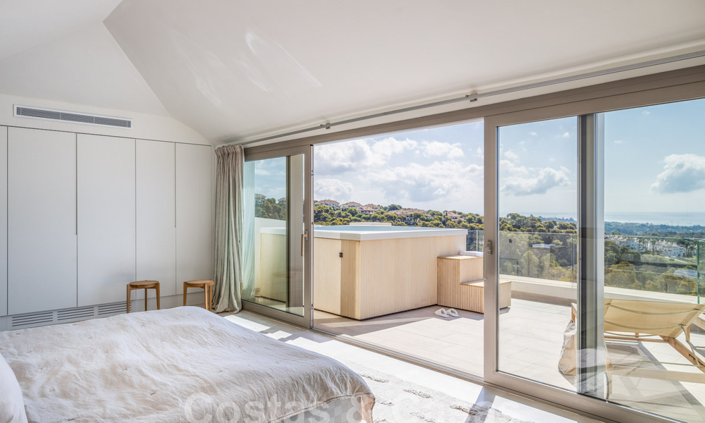 Penthouse de luxe sophistiqué et spacieux à vendre avec vue sur la mer dans un complexe de luxe à Nueva Andalucia, Marbella 61238